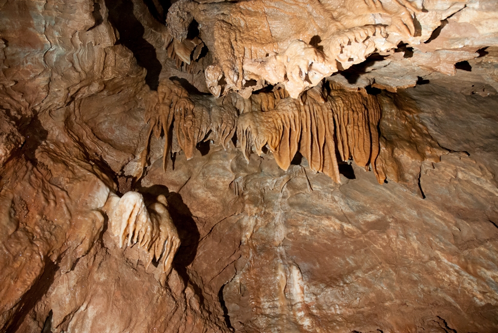 Lilburn Cave and Snow in King's Canyon photograph. The interior of Lilburn Cave.
