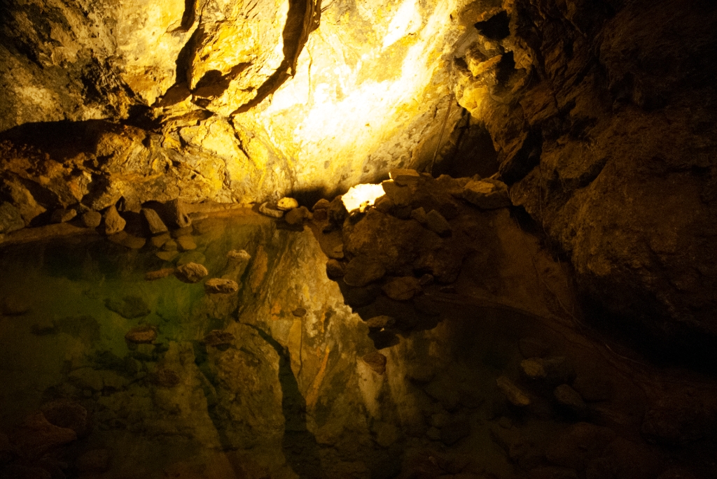 Moaning Caverns photograph. 