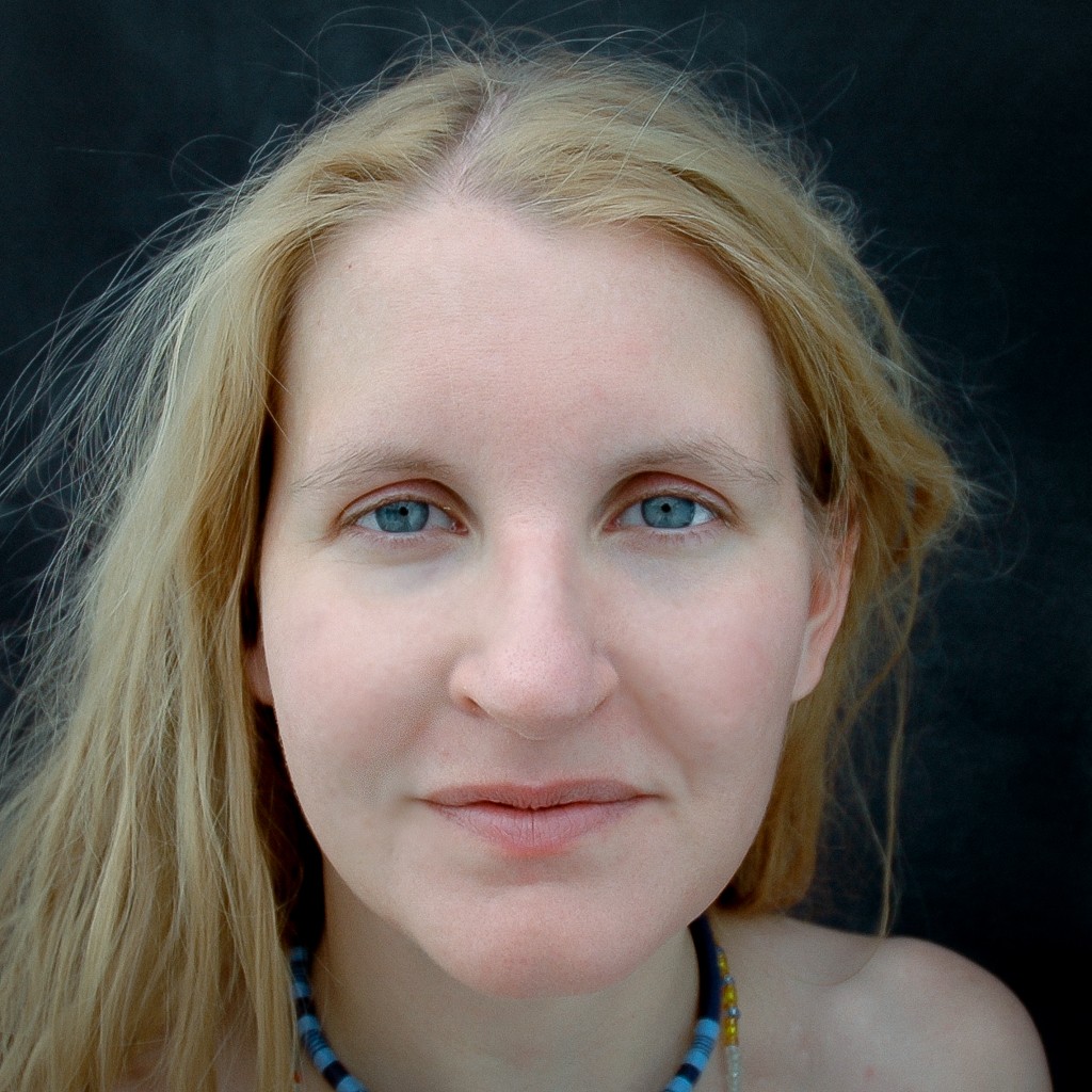 Pictures of Kristen photograph. 