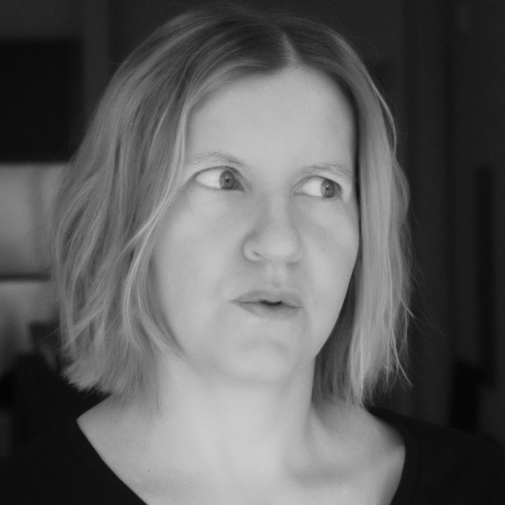 Pictures of Kristen photograph. 