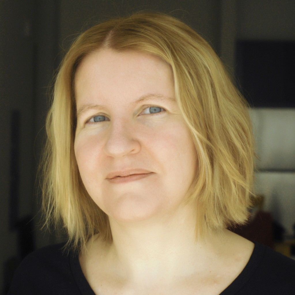 Pictures of Kristen photograph. 